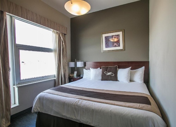 Pointe Plaza Hotel image 10