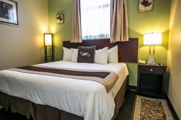 Pointe Plaza Hotel image 17