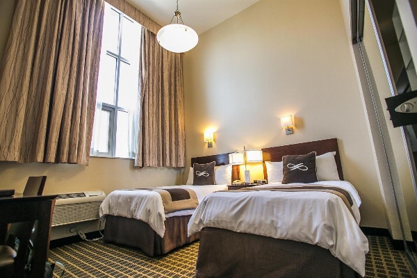 Pointe Plaza Hotel image 7